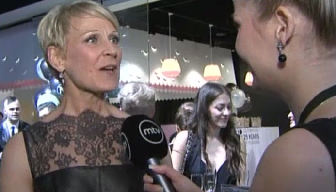 584456dfa3e9a_ft53GUMxYJI.jpg